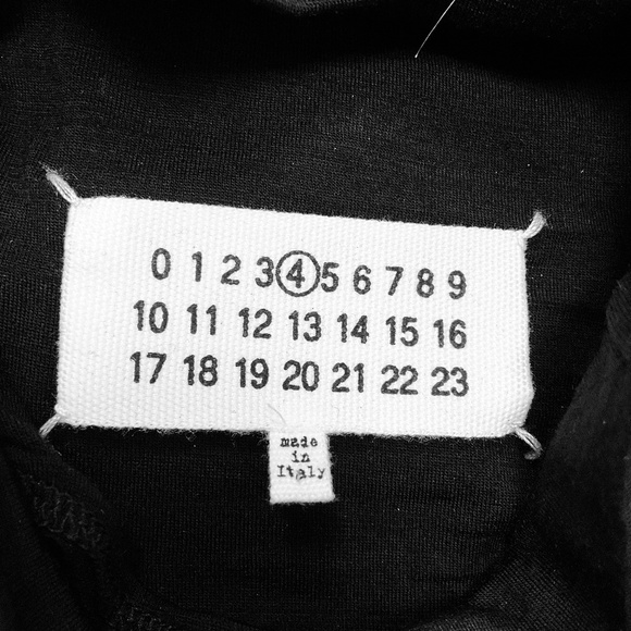 MAISON MARTIN MARGIELA BLACK WOOL STRETCH TURTLENECK TOP - Picture 4 of 5